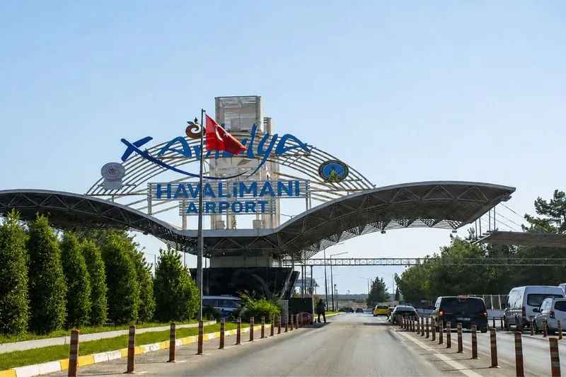 Antalya Havalimanı giriş takı ve havalimanına giden yol