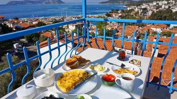 Antalya Kahvaltı Mekanları: Bölge Bölge En İyiler