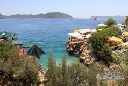 küçük çakıl plajı