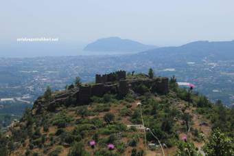 kızılcaşehir kalesi